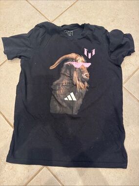 Adidas Kids Black Messi Goat Tee size large
